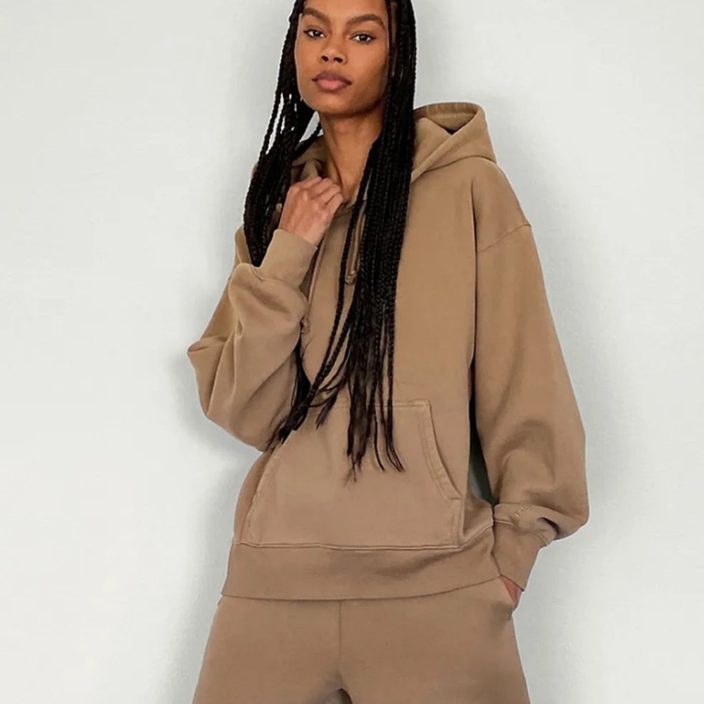 Aritzia TNA Tan Cozy Fleece Hoodie for Women, Casual and Relaxed, Size Medium - Picture 11 of 14
